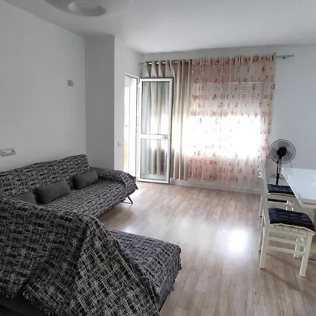 Sea View In Balcony Free Parking * Vlorë